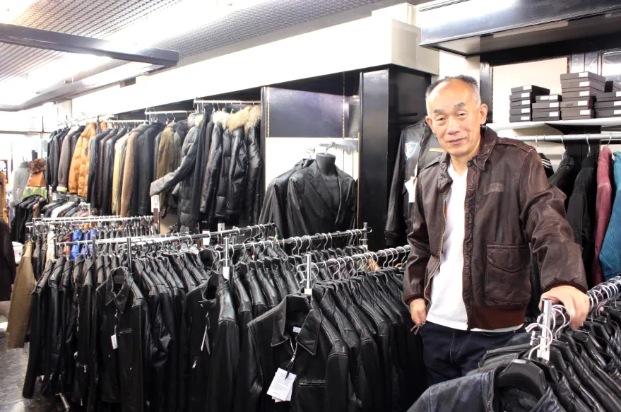 皮の但馬屋 店長